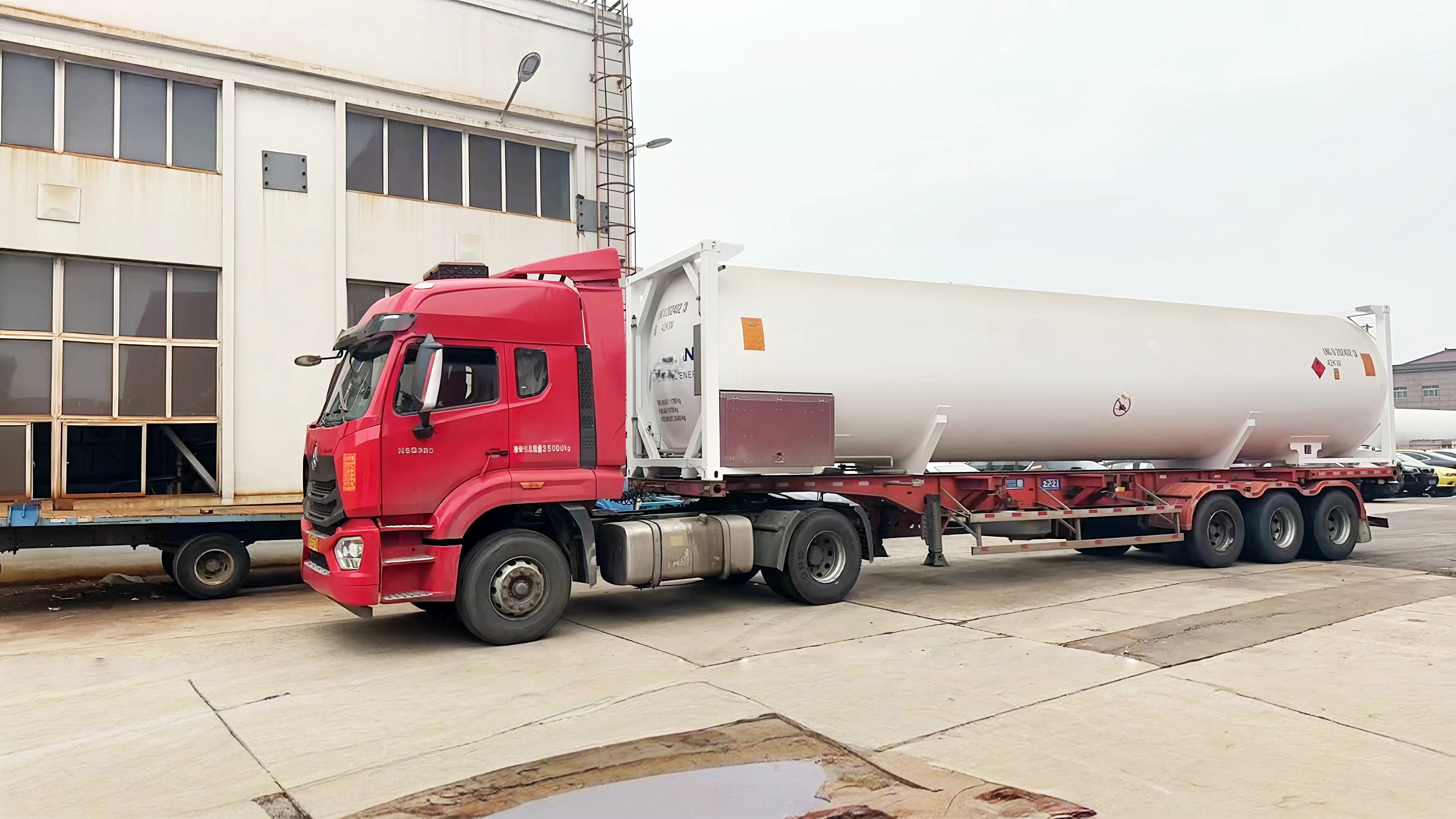 LNG 40ft ISO Tank-运输图 LNG 40ft ISO Tank-运输图